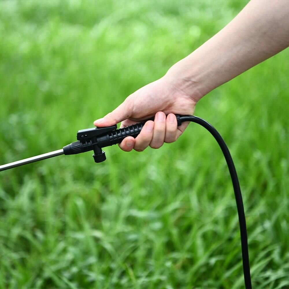 Опрыскиватель садовый помповый Deli DL581105B 5л регулируемый разбрызгиватель ремень для переноск.