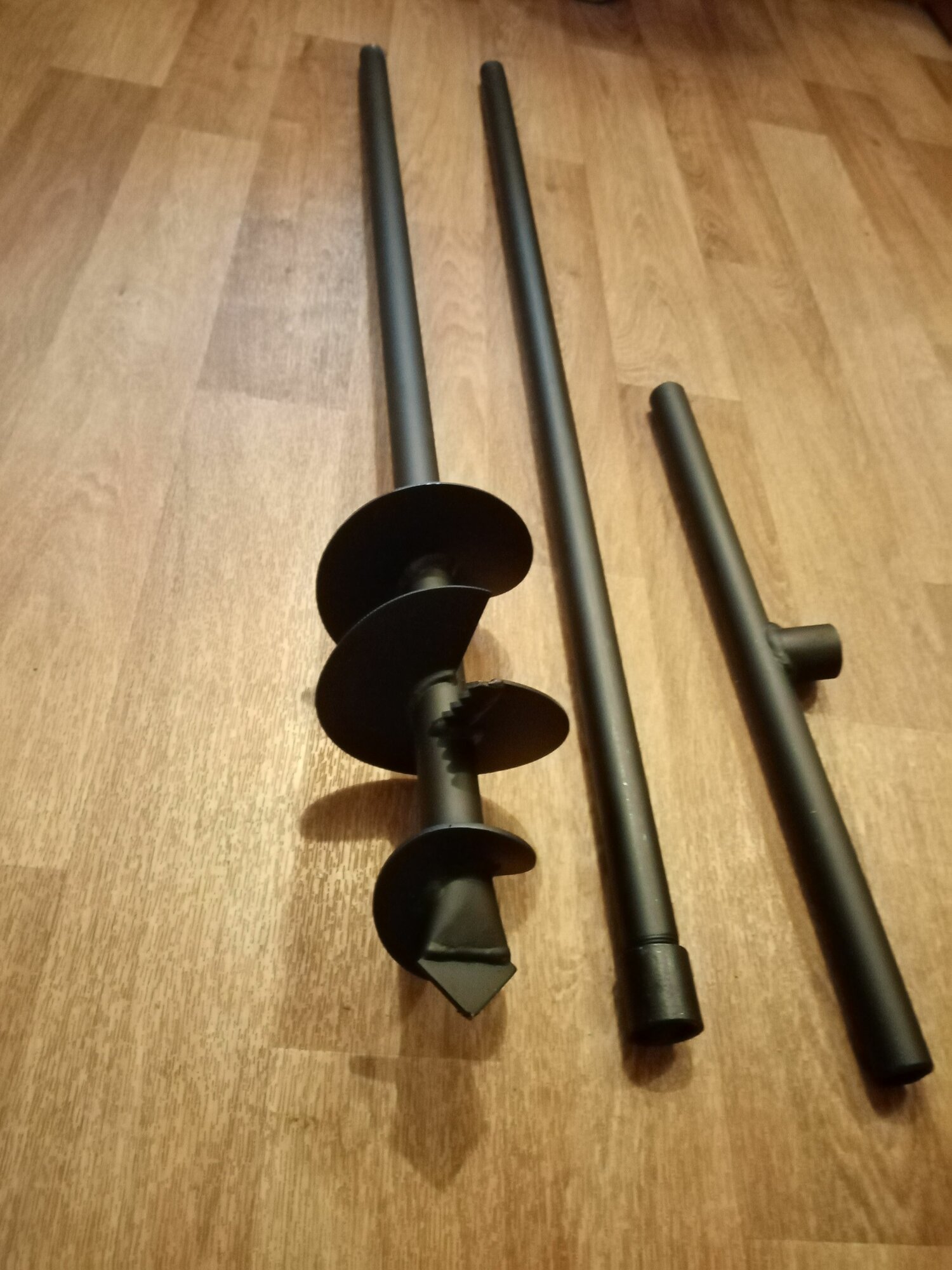 Бур садовый 3х шнековый D-120 мм*2 метра т-образная рукоятка металлический черный