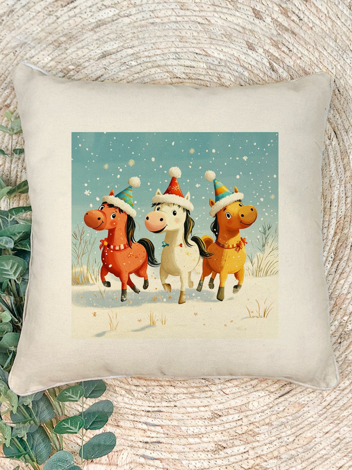 Наволочка декоративная с принтом. Новогодняя тройка