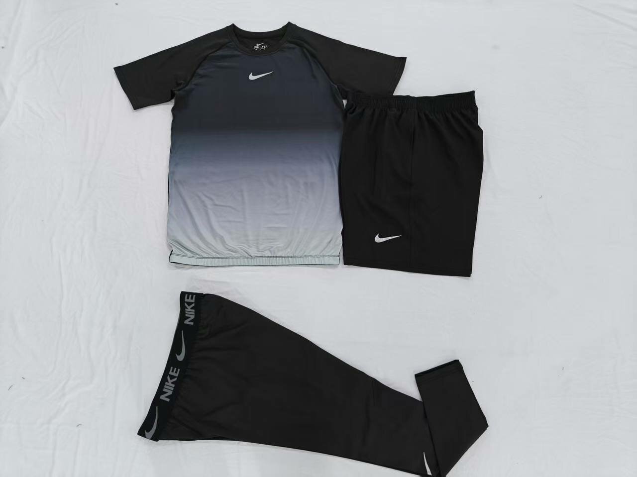 Костюм спортивный