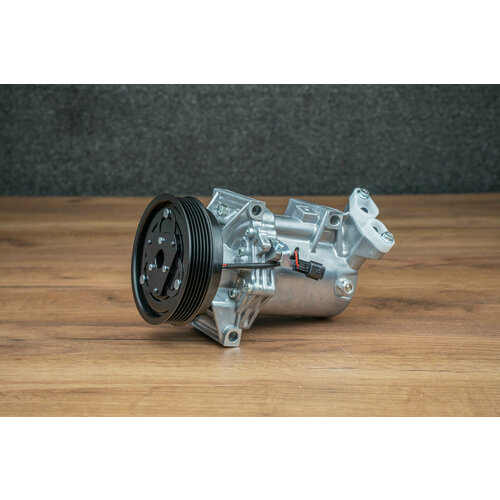 Компрессор кондиционера для Renault Fluence Duster 16 15 Logan 2 Sandero II 8201025121 21825₽