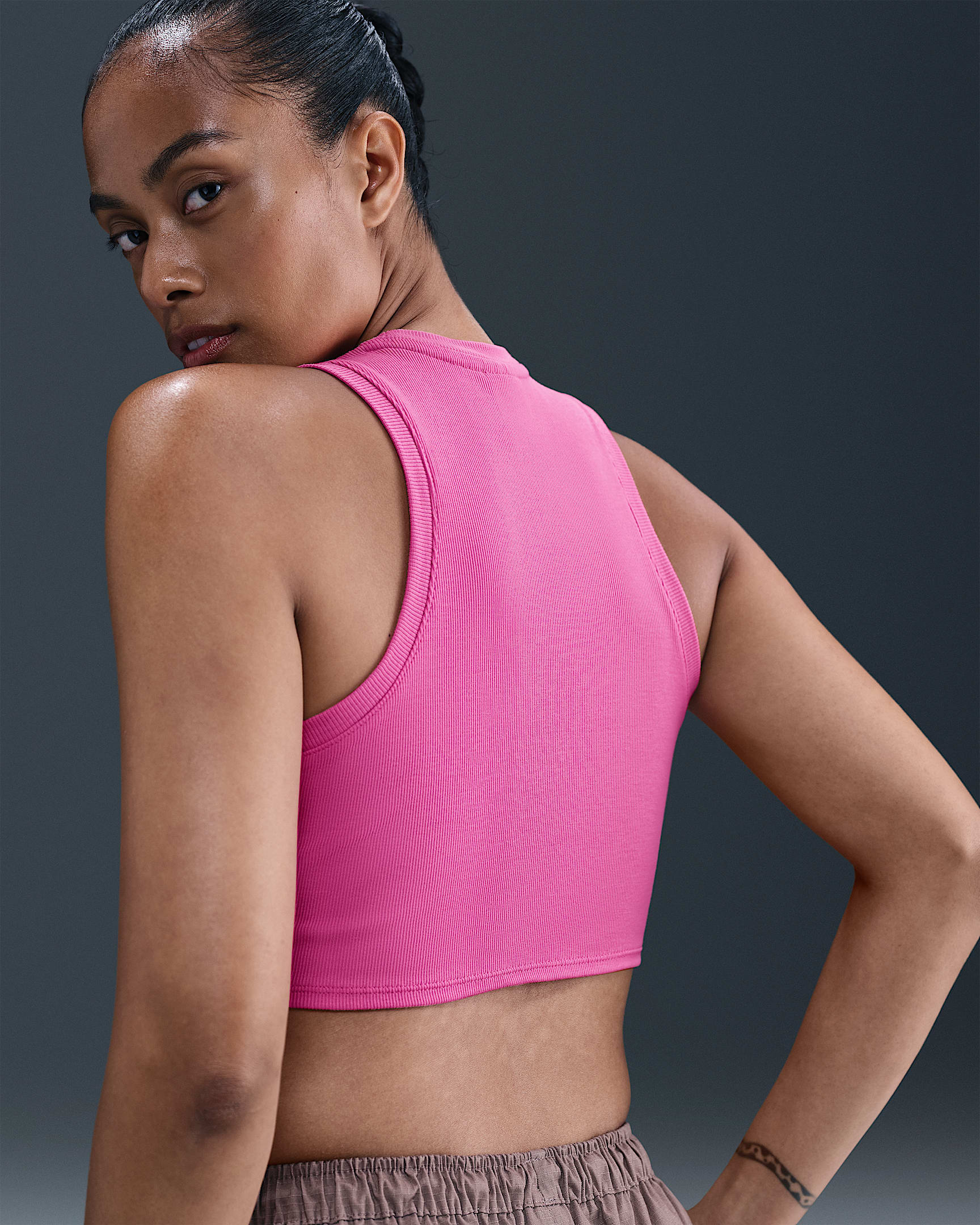 Топ спортивный NIKE Essential, 1 шт., размер M, розовый — фото 1