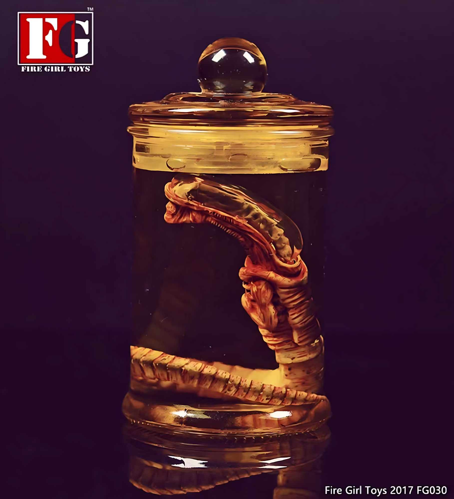 Фигурка Чужой Ксеноморф в банке(стекло) / Alien Xenomorph figure