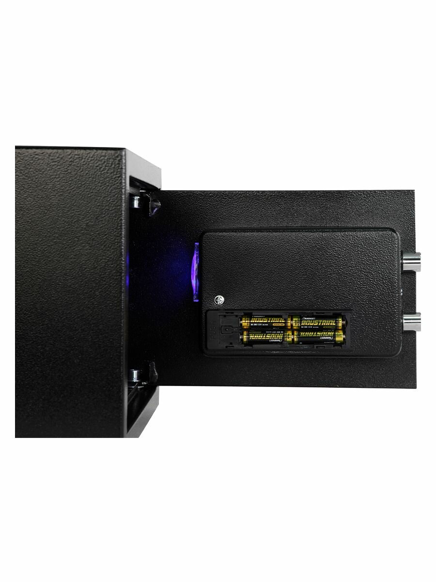 Логотип CARCAM на фасаде производственного здания