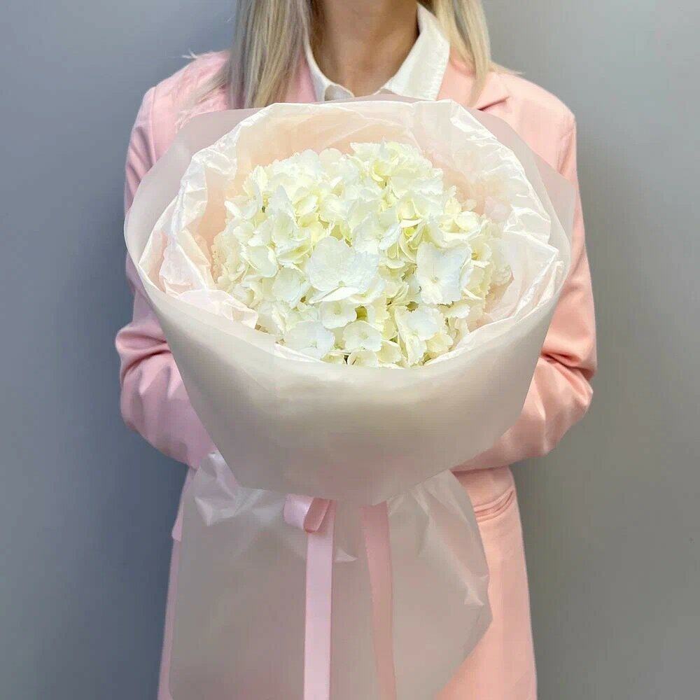 Моно букет "Облачко" из 1 белоснежной гортензии в дизайнерском оформлении