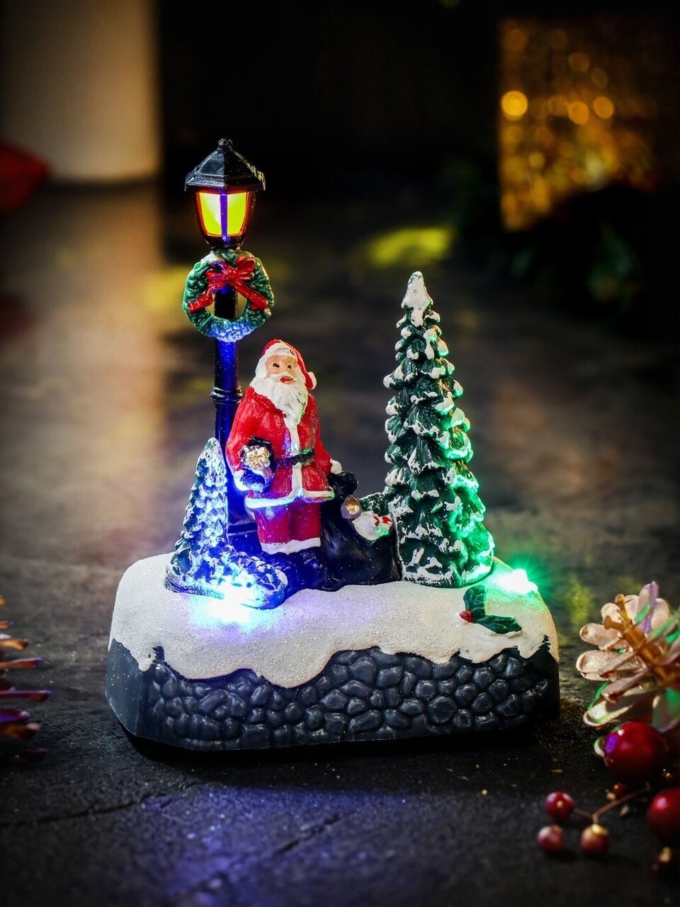 Фигурка декоративная 9.6х5.7х12.8 см LED батарейки 2ААА в ассортименте IDCL221/5AD