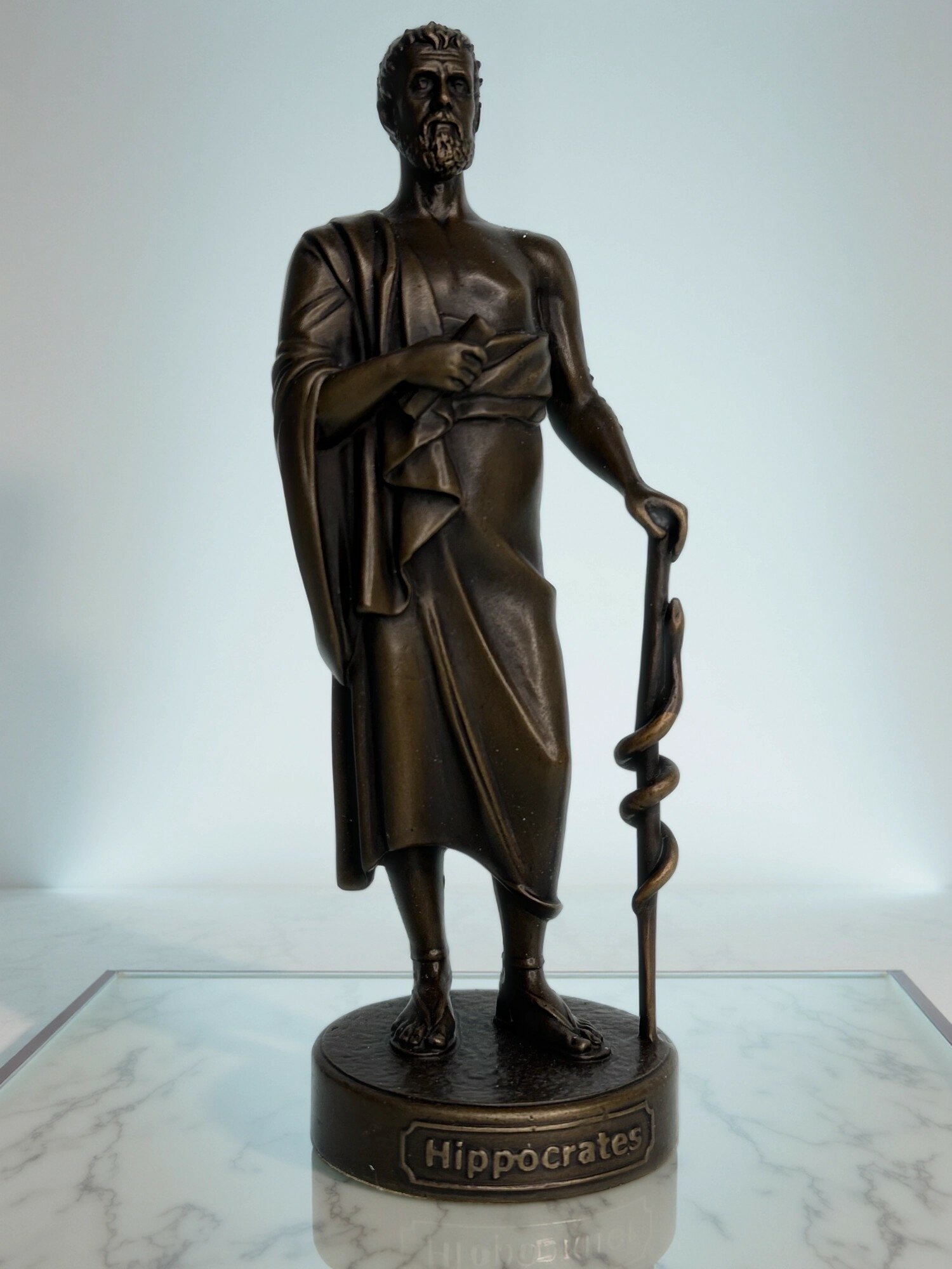 Статуэтка бронзовая Гиппократ, 20см, материал бронза, вес 0,774 кг