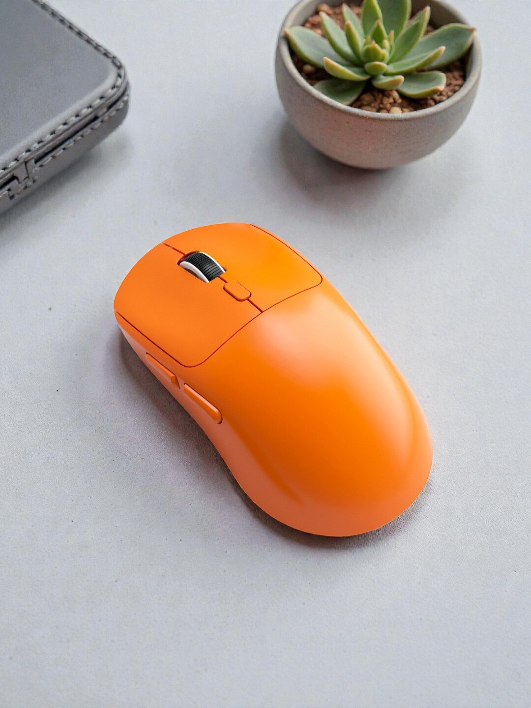 Беспроводная мышка M348. Подходит для работы или же для игр.