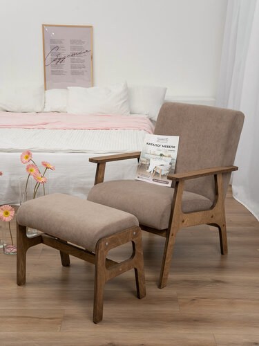 Изображение товара Кресло в гостиную ZASIDELIS "Чили" с подставкой для ног, велюр, бежевый/коричневый 1 шт.