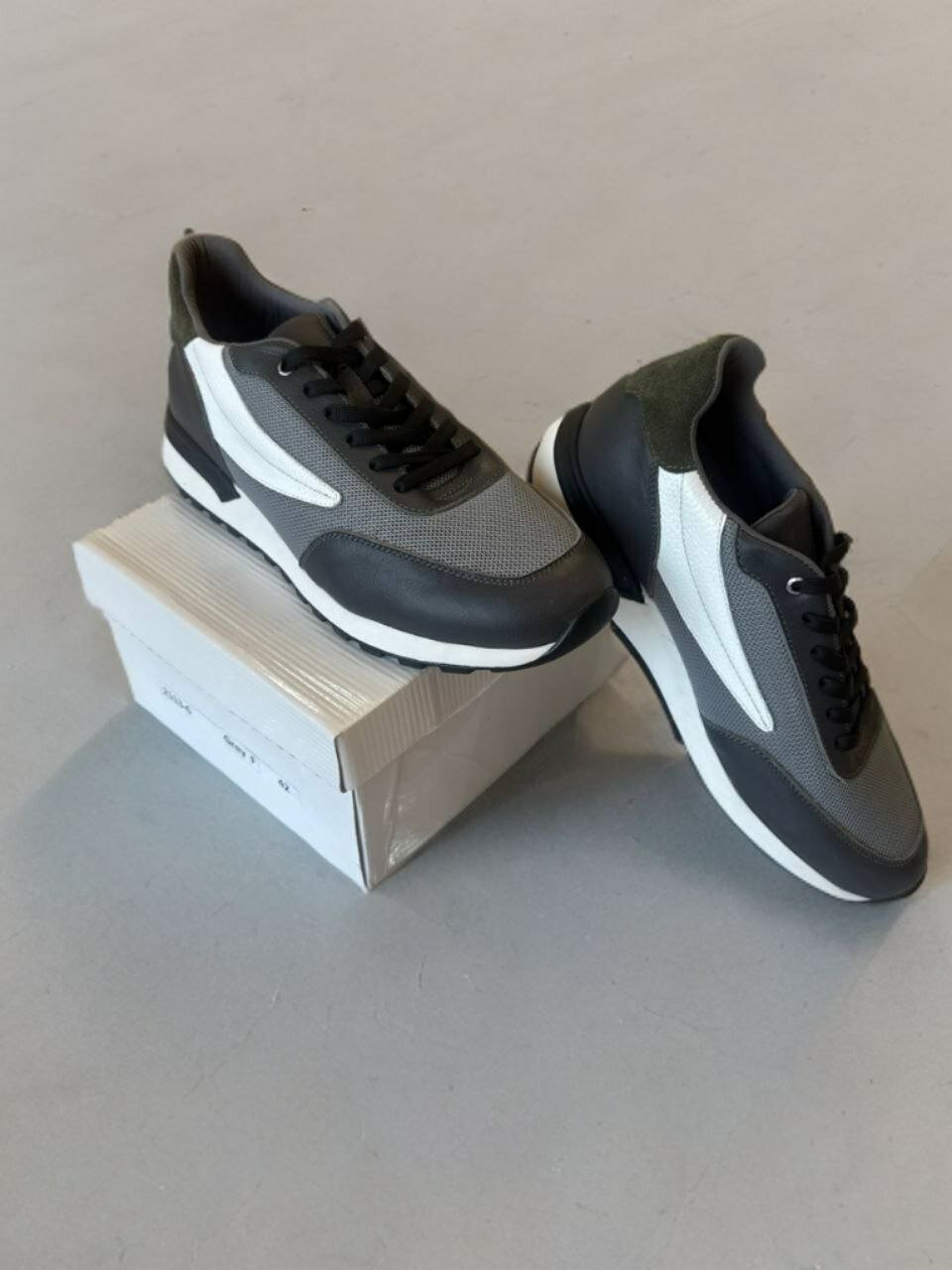 Кроссовки  Boost, размер 42, Черный/Белый/Medium Grey/Черный