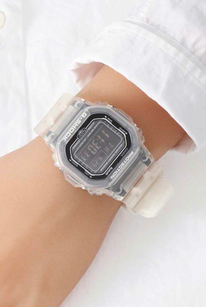 Наручные часы CASIO G-Shock, белый/черный — фото 1