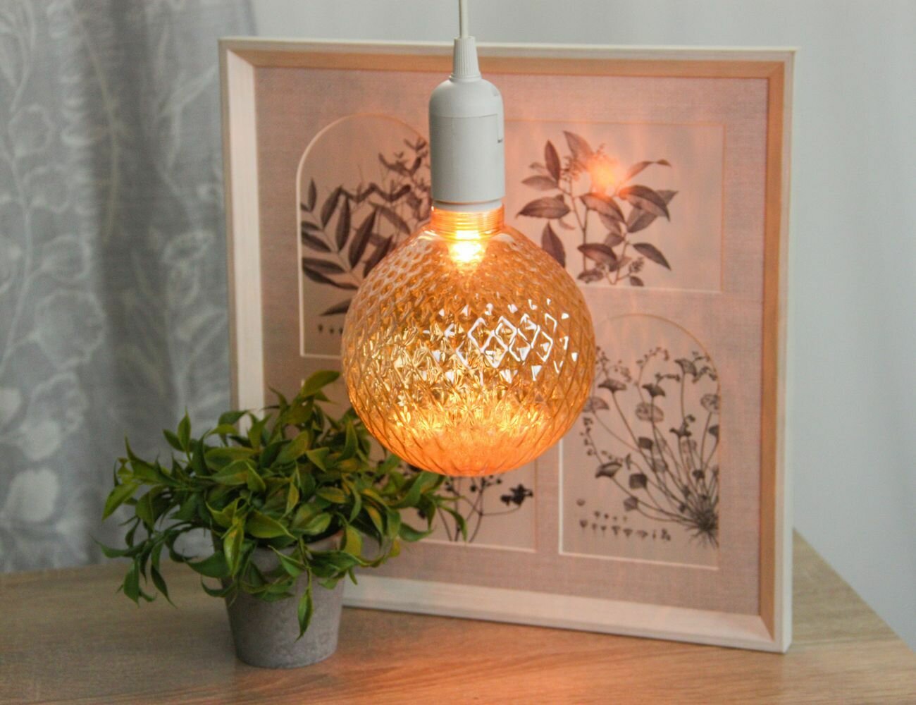 Декоративный плафон мирра с рифлением, золотистая, 13 см, цоколь Е27, Edelman 1023498