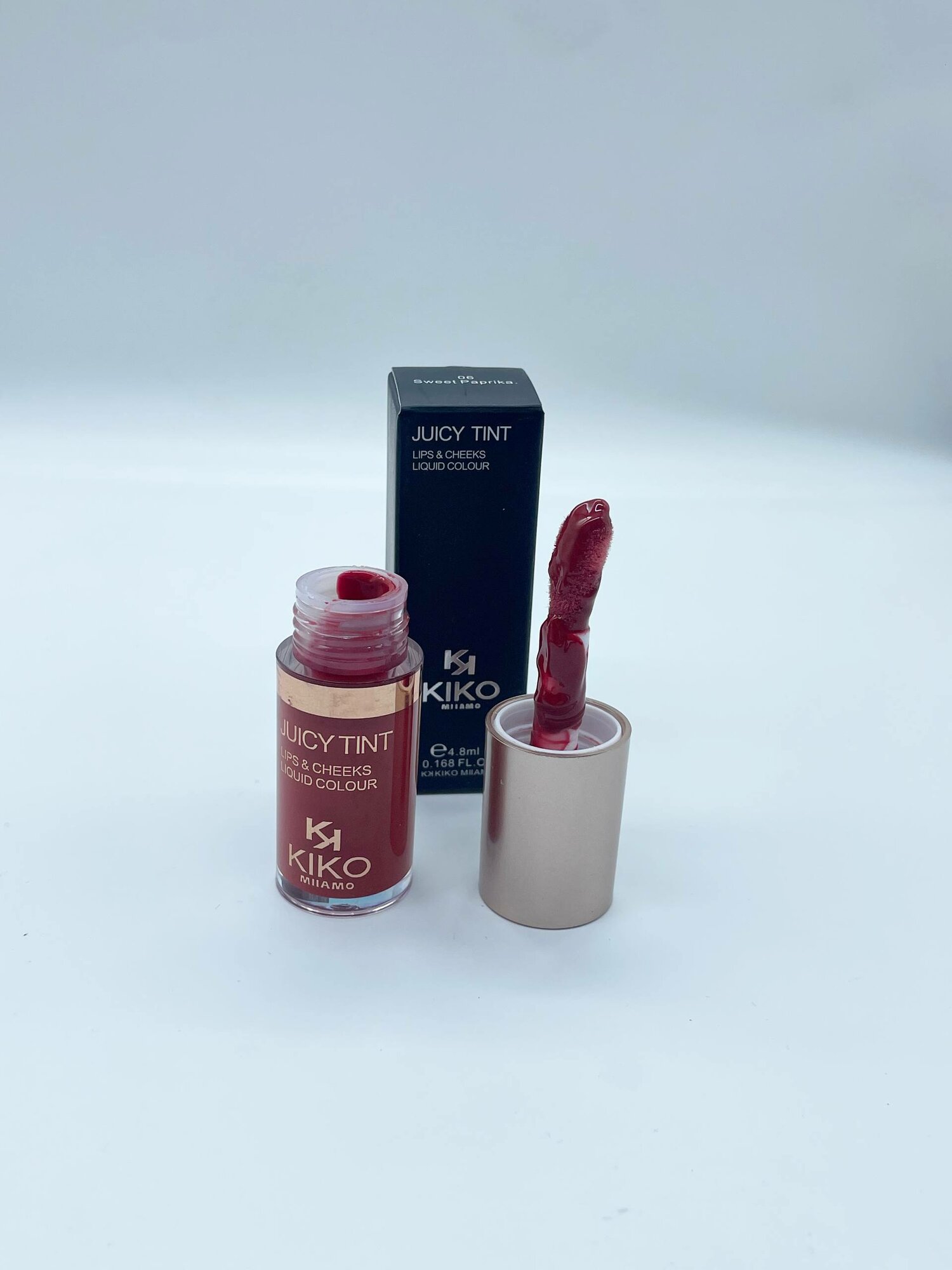 Yumshatuvchi va jiloli 3D effektli lab bo‘yog‘i (lip gloss), KIKO 06 — фото 1