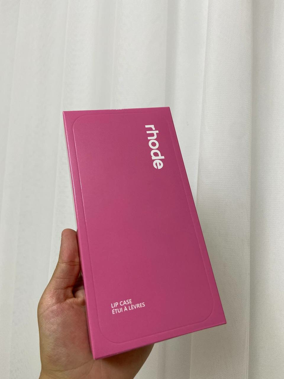 Блеск для губ с чехлом RHODE, для iPhone 14-15 Pro Max, гелевый, Ярко-розовый — фото 1