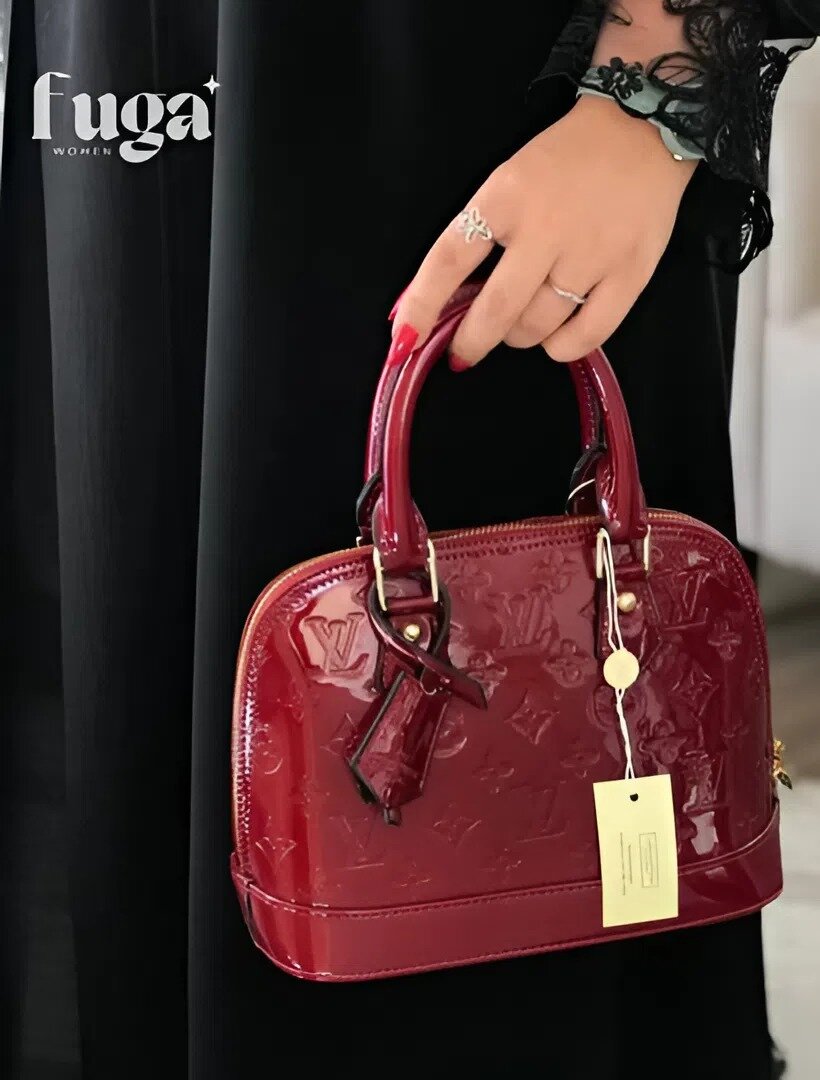 Сумка поясная Louis Vuitton Louis Vuitton, фактура лаковая, бордовый