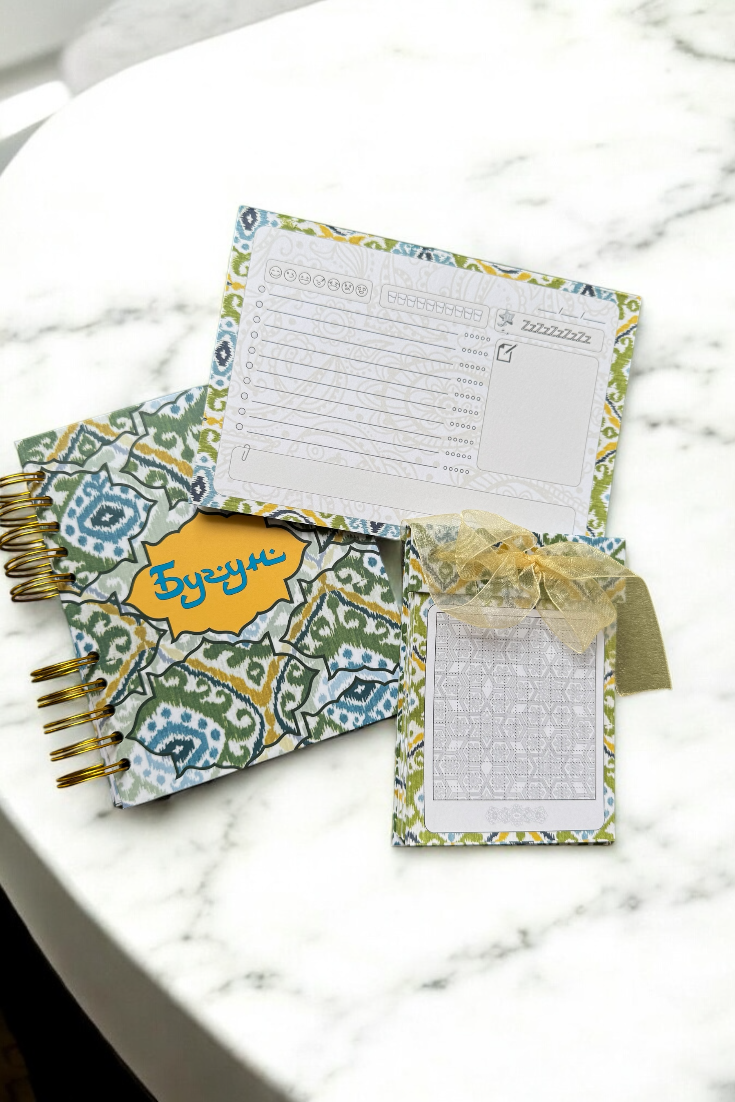 Набор «Бугун» (салатового цвета) из трёх блокнотов: планируй, чувствуй, размышляй — каждый день в своём ритме и с настроением. — фото 1