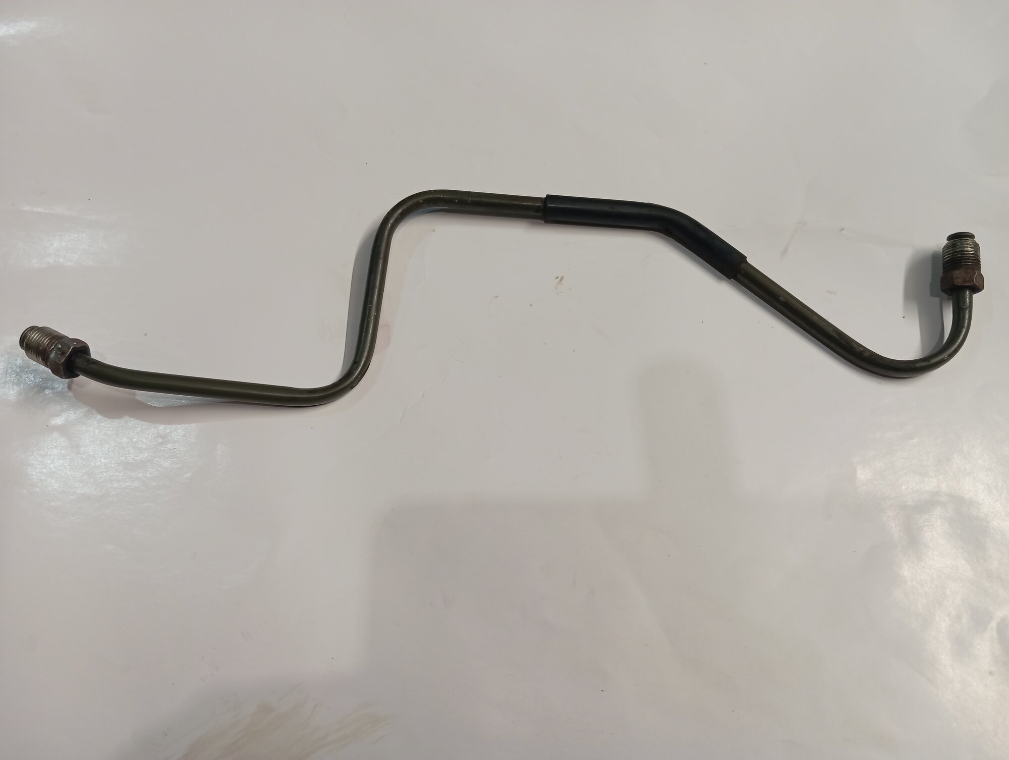 Трубка рулевой рейки. бу.