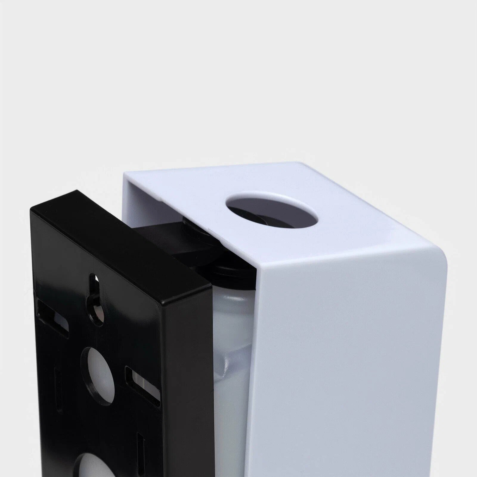 Диспенсер дозатор для жидкого мыло современный. Объём 600 мл — фото 1