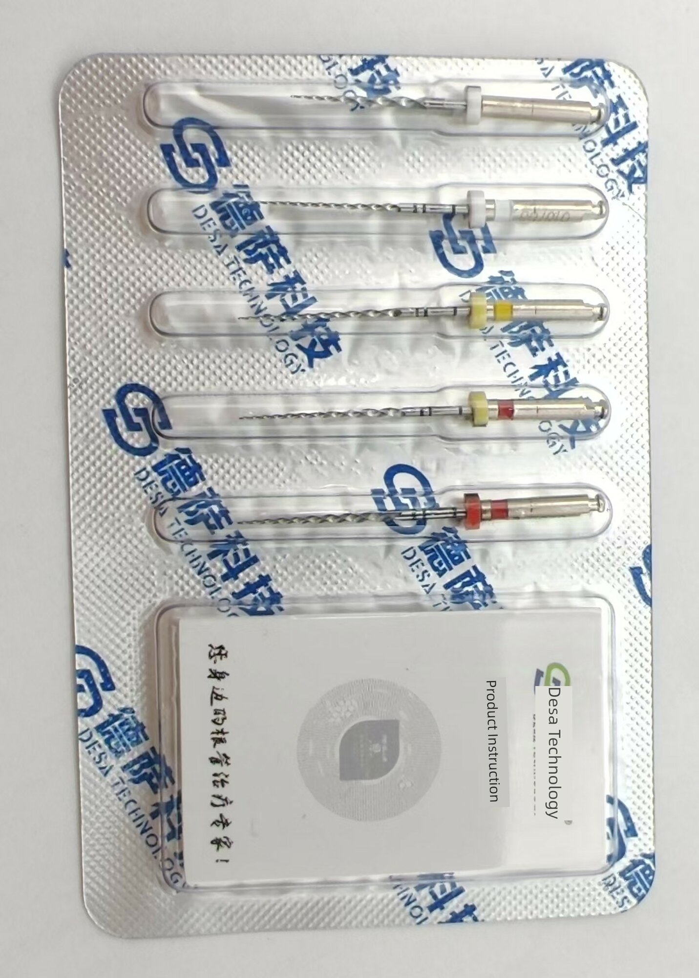 Аппарат Dental Desa использует файлы для корневых каналов, расширяющие иглы Yusen, файлы для увеличения корневых