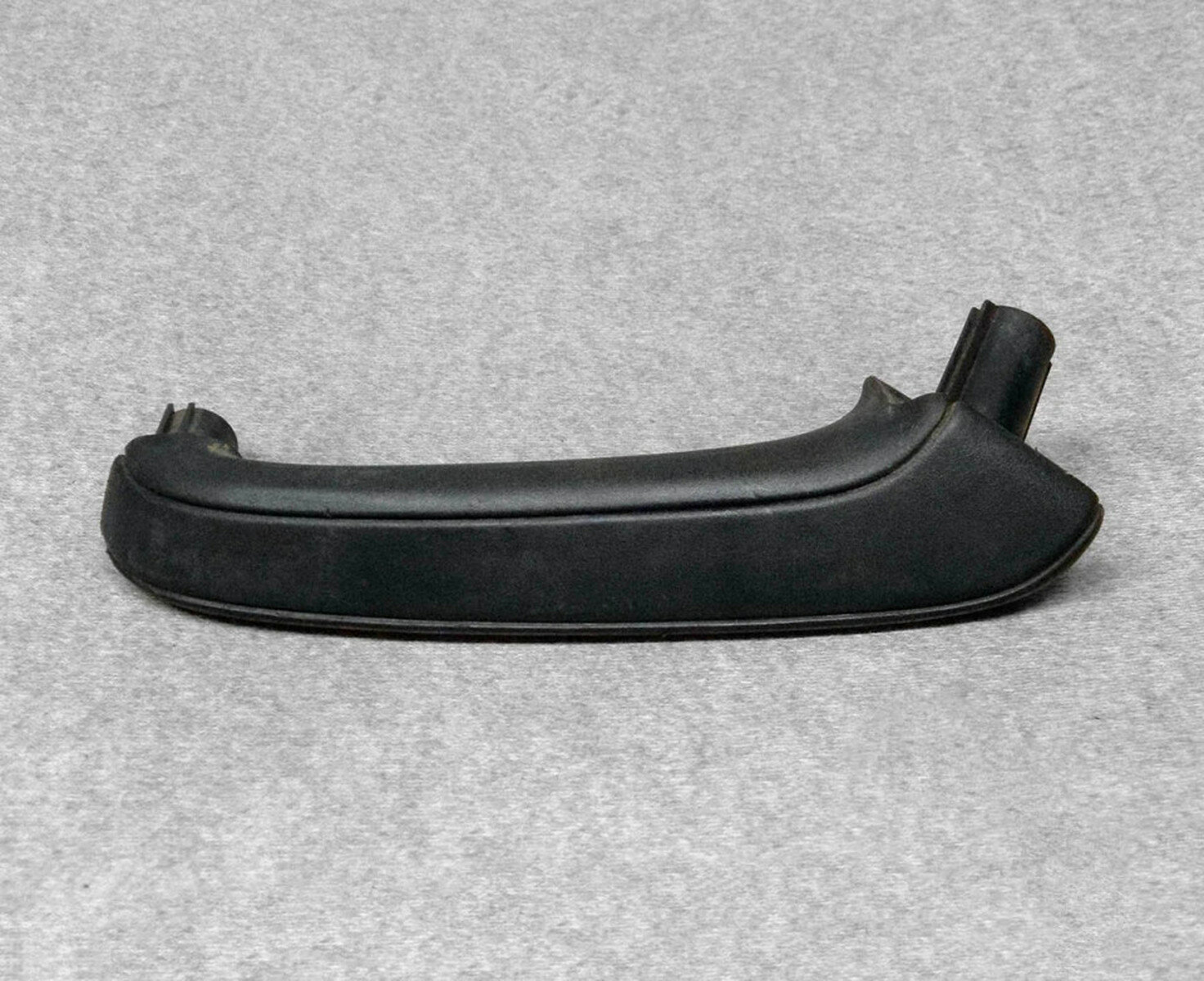 Ручка обшивки двери правая VW Passat B3