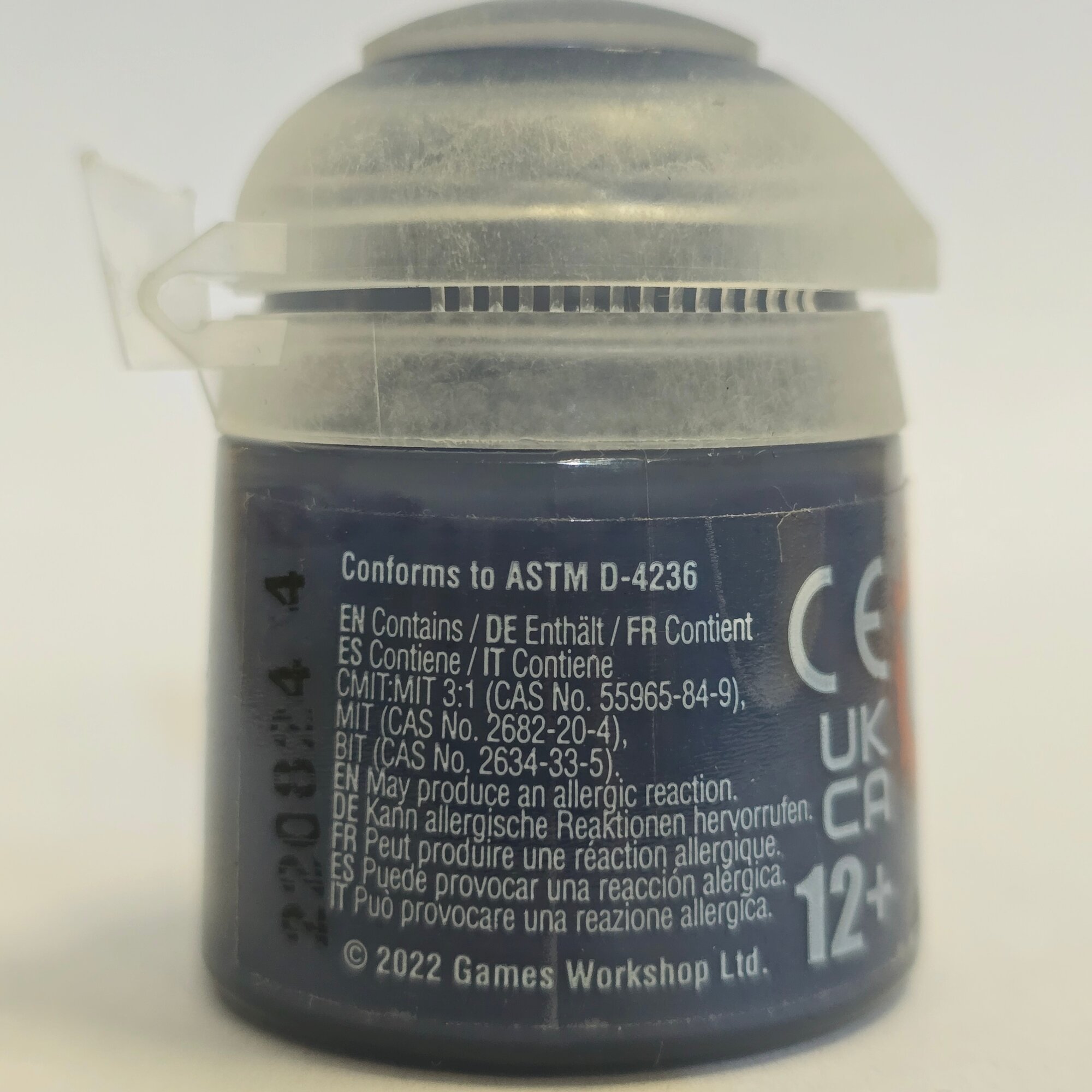 Акриловая краска Games Workshop "Citadel Base The Fang", 12мл — фото 1