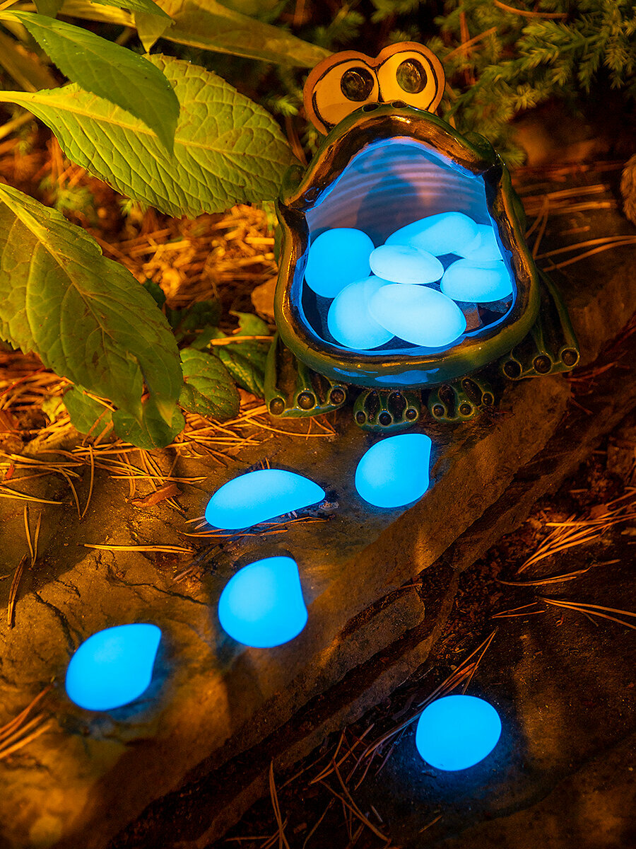 Декоративные светящиеся в темноте камни Чудесный сад  синие  3 5 см  12 шт