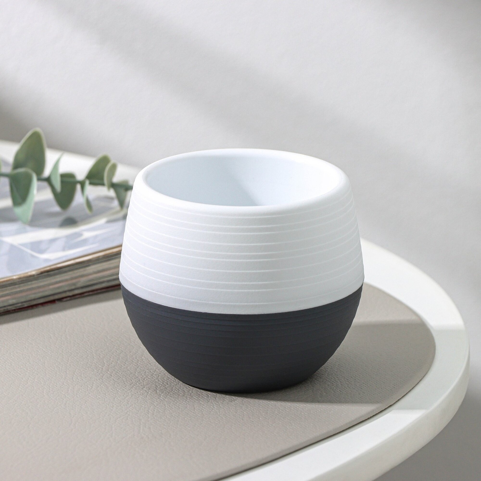 Горшок для цветов с поддоном «Япония» 125 мл d=8 см h=6.5 см пластиковый белый-графитовый