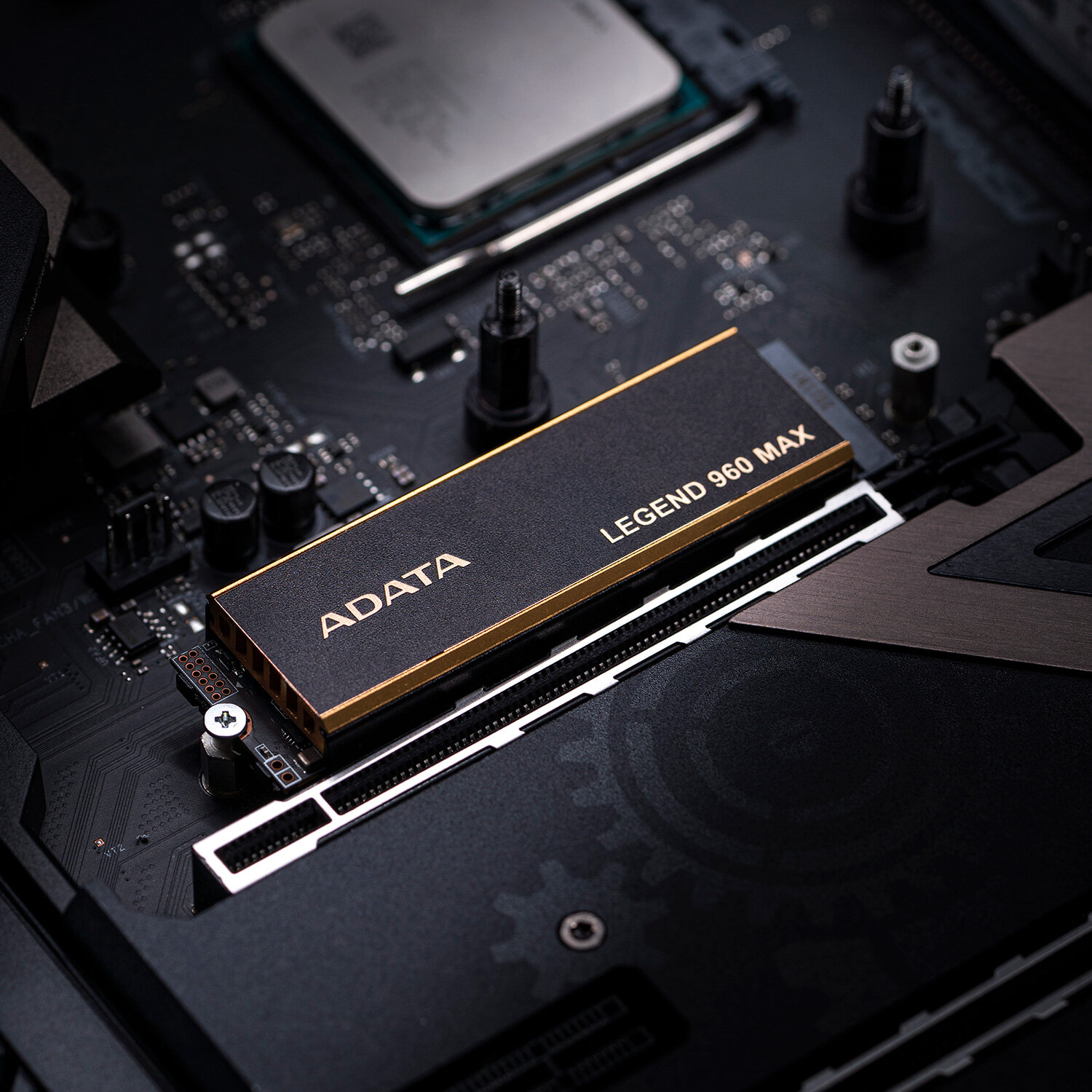Внутренний SSD диск ADATA Legend 960 MAX, 2000GB, M.2 (ALEG-960M-2TCS) — фото 1