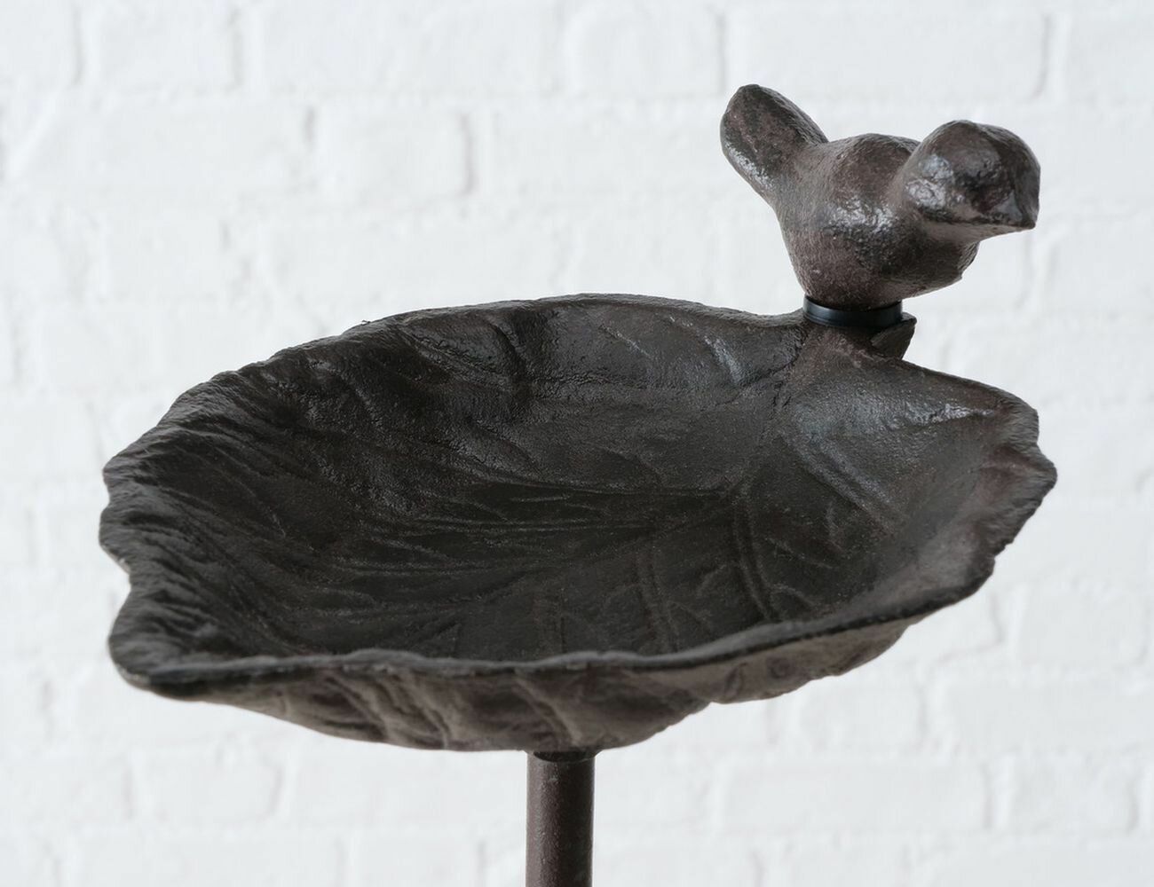 Декоративная поилка для птиц сперроу клив на штекере металл 98х20 см Boltze 2424400-2