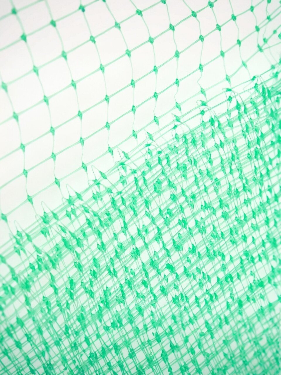 Чеховский Завод Материалов Cетка садовая из полиэтилена для защиты урожая от птиц 7х7 мм  2х5 м