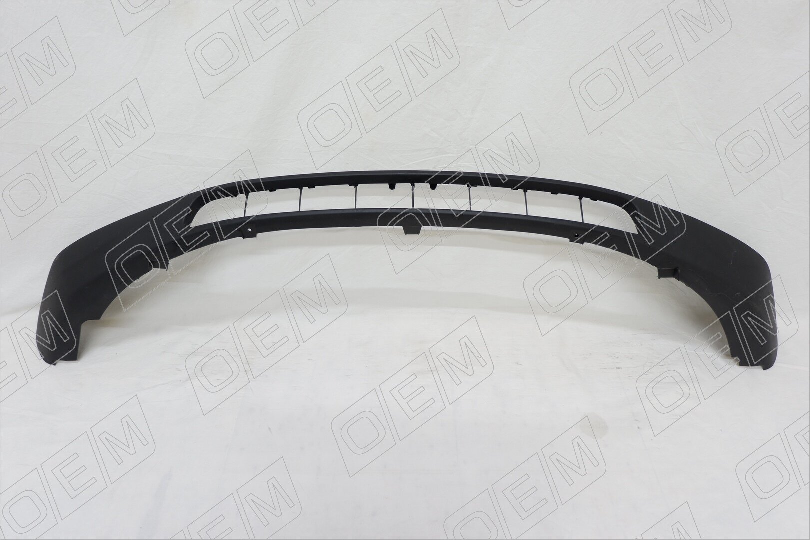 Накладка бампера переднего Ford Focus 2 1317787, Форд Фокус, год с 2004 по 2008, O.E.M.