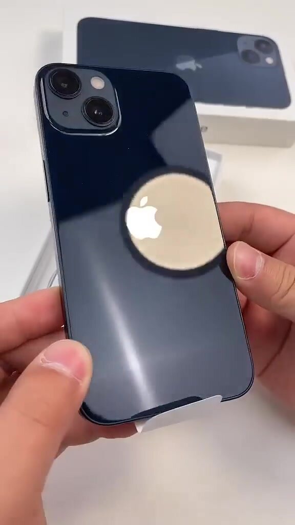 Смартфон Apple iPhone 13, 128 ГБ, 1 SIM+eSIM, чехол в подарок, Midnight — фото 1