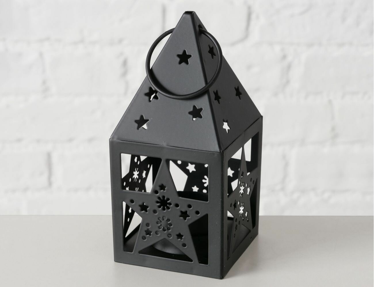 Декоративный подсвечник-фонарь домик со звёздами металл чёрный 14 см Boltze 2051789-2