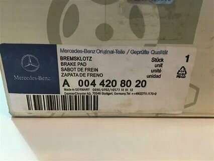 MERCEDES-BENZ арт. A0044208020 Колодки Тормозные Дисковые передние MERCEDES арт. A0044208020