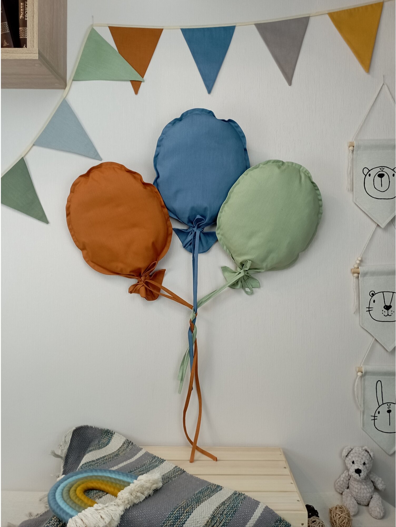 Воздушные шарики из ткани 3 шт./ Декор на стену в детскую комнату/ Сканди декор для детской /