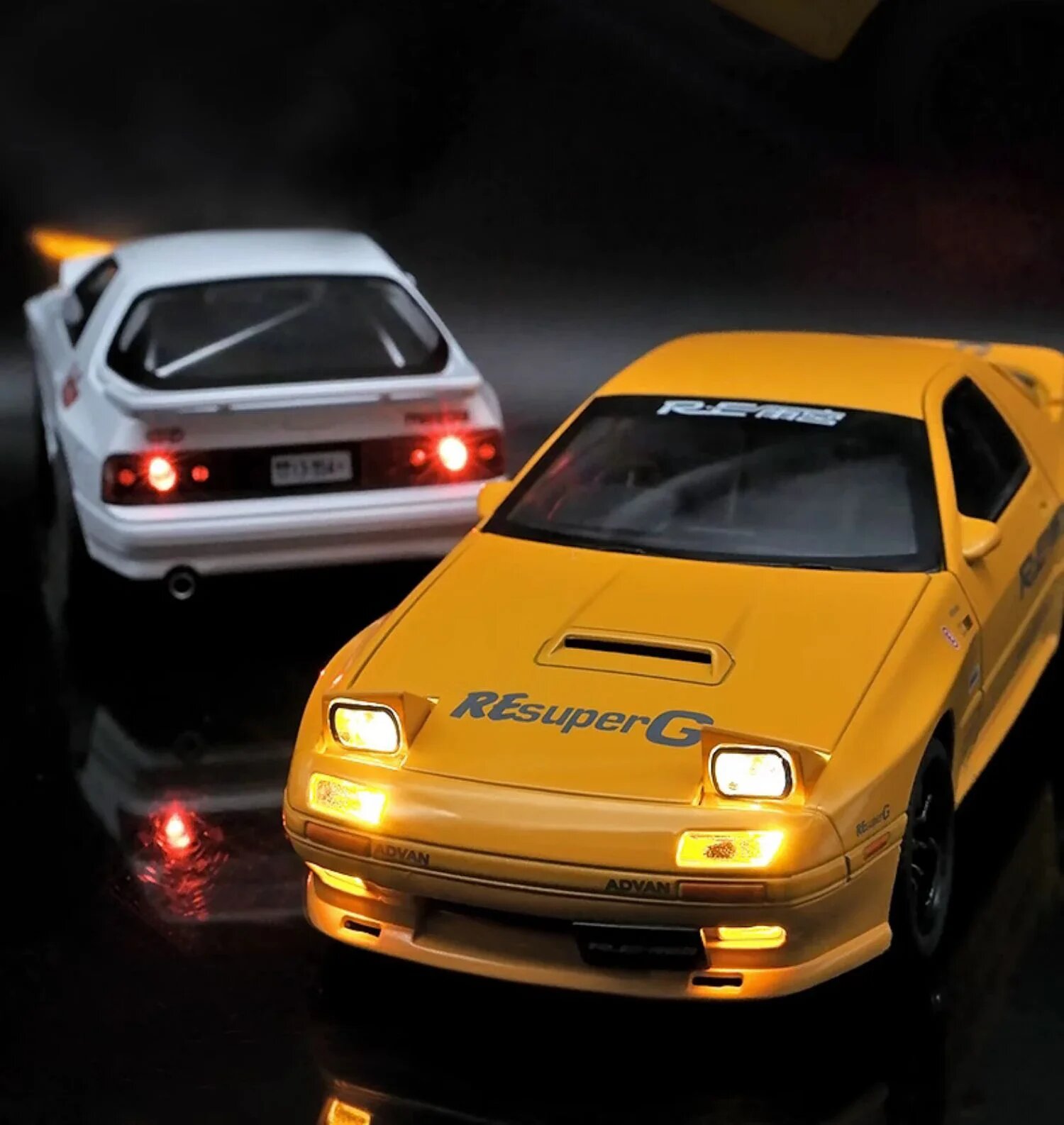 Модель Jinlifang "Mazda RX7", металлическая, с звуком и светом, масштаб 1:24, 2+
