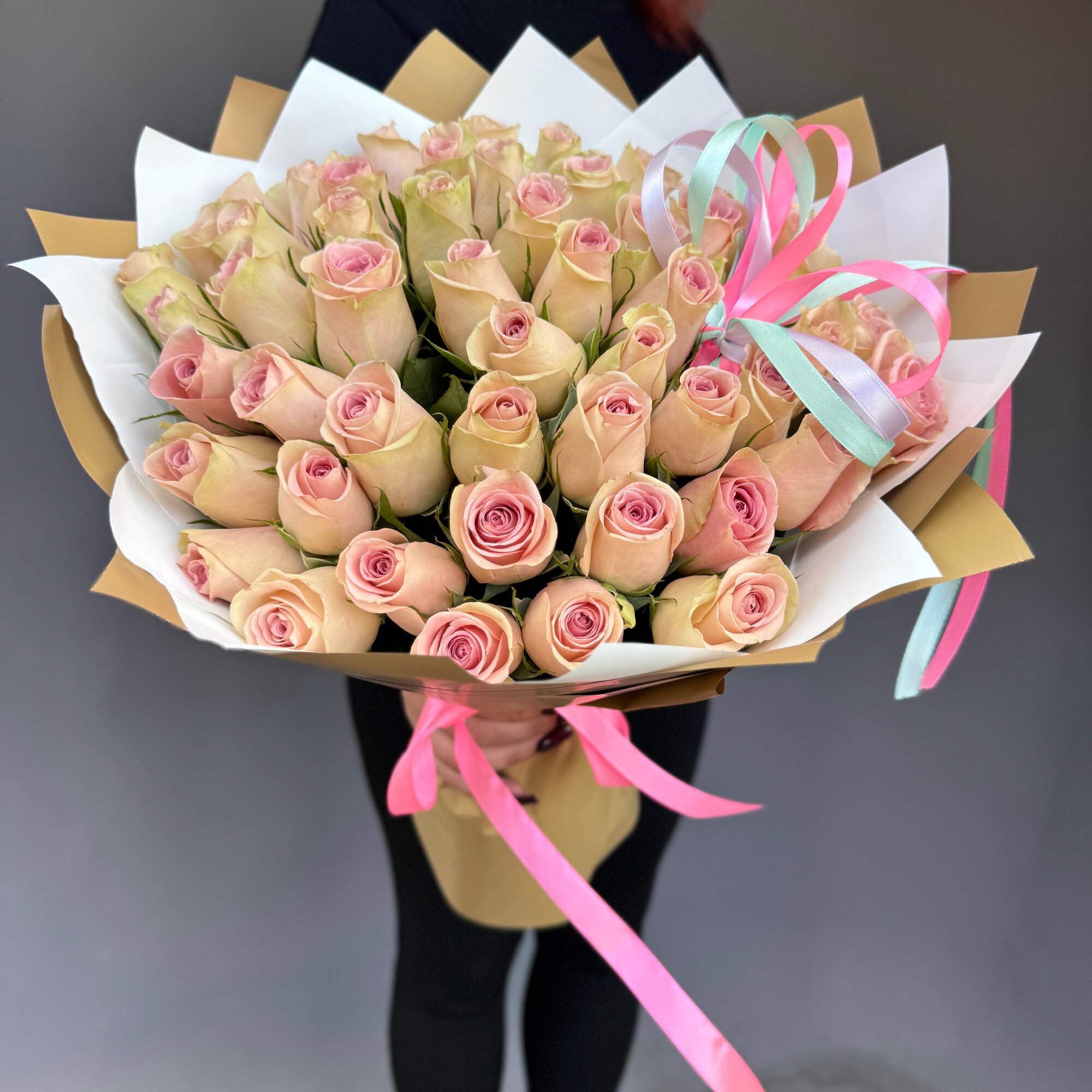 Розы кения сортовые 41 шт кремовые в бутонах 36 см Простороза. ру арт. MRKT-JIM46ZUT