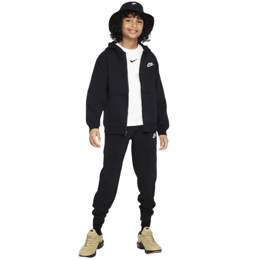 Костюм спортивный