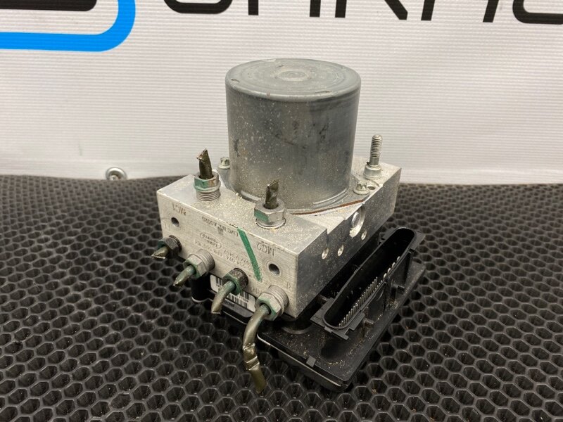 Блок ABS Land Rover Discovery 2006 L319 406PN 4.0 OEM 0265234074