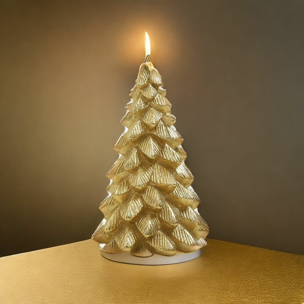 Mathilde M Свеча Золотая ель 10 x 14 см — фото 1