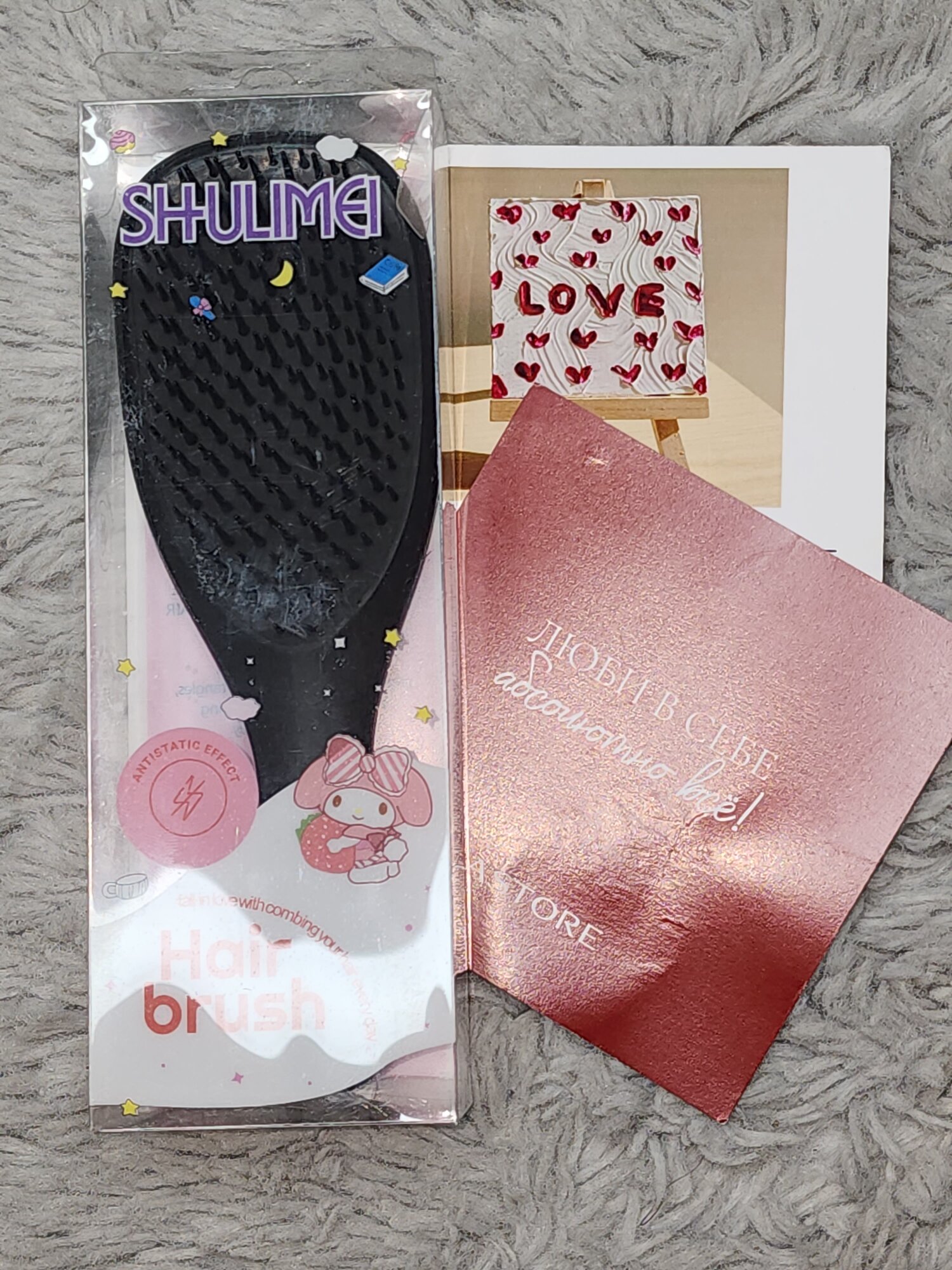 Расчёска для волос. Массажная расческа, мягко расчесывает. Подходит как для волнистых, так и для прямых волос.