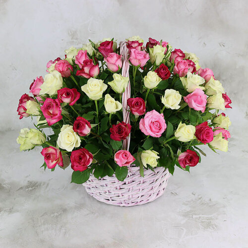 Изображение товара Букет из 101 белая розовая роза 40см. в корзине от Букет Маркет