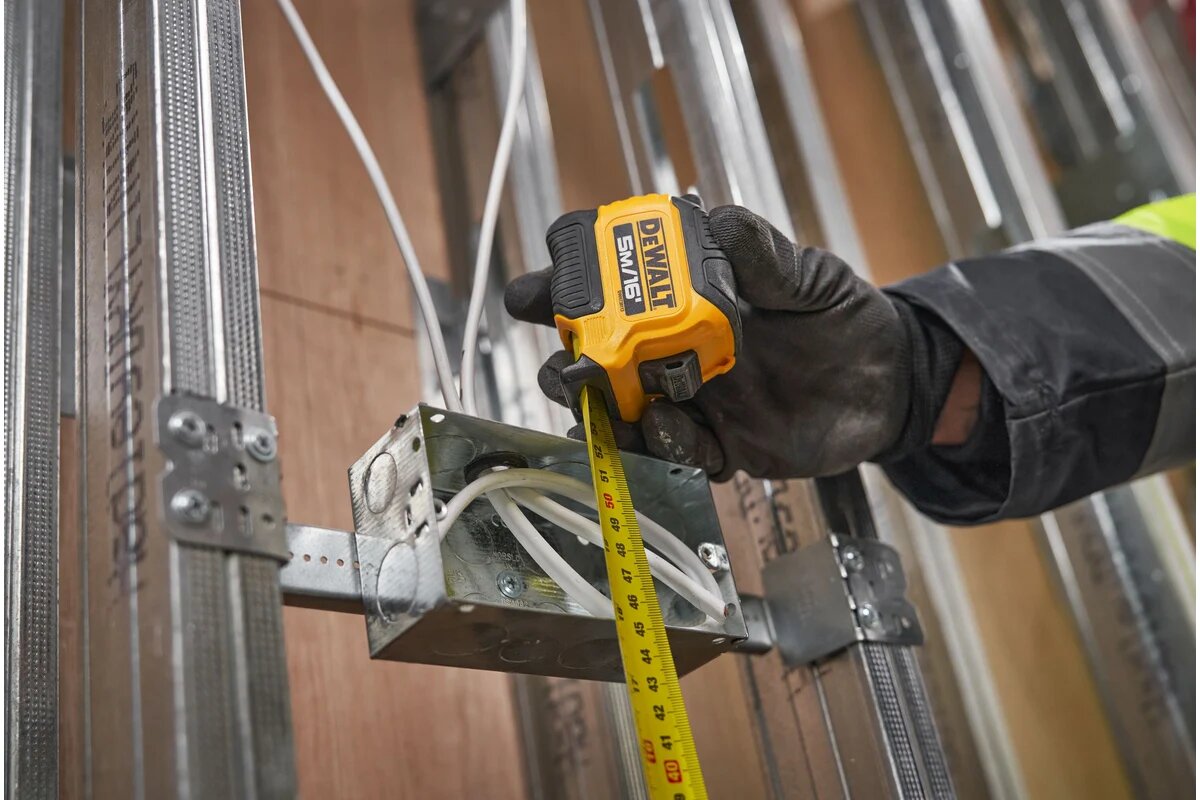 Рулетка Dewalt 5 м DWHT38113-5 — фото 1