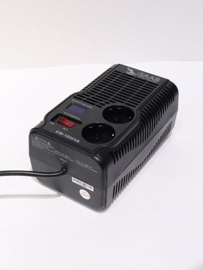 Стабилизатор напряжения SAAB-1000VA, релейный, точность ±10%, ЖК-дисплей