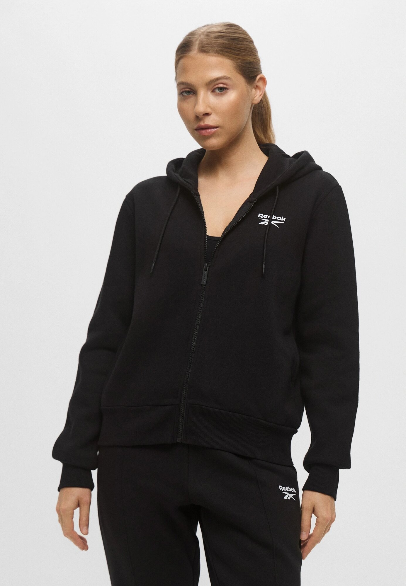 Толстовка спортивная Reebok