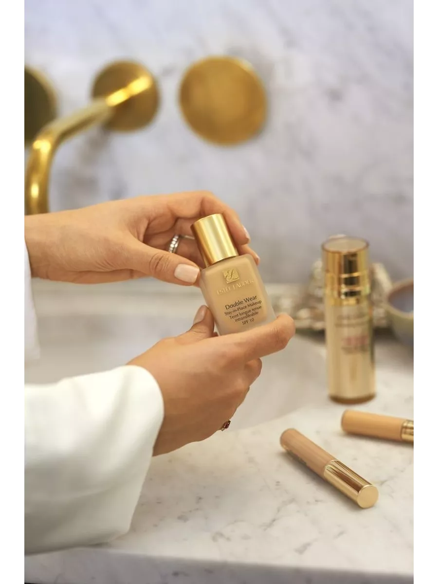Тональная основа Estee Lauder, SPF10, 20 тон, матирующая, с дозатором, бежевая, 30 мл — фото 1