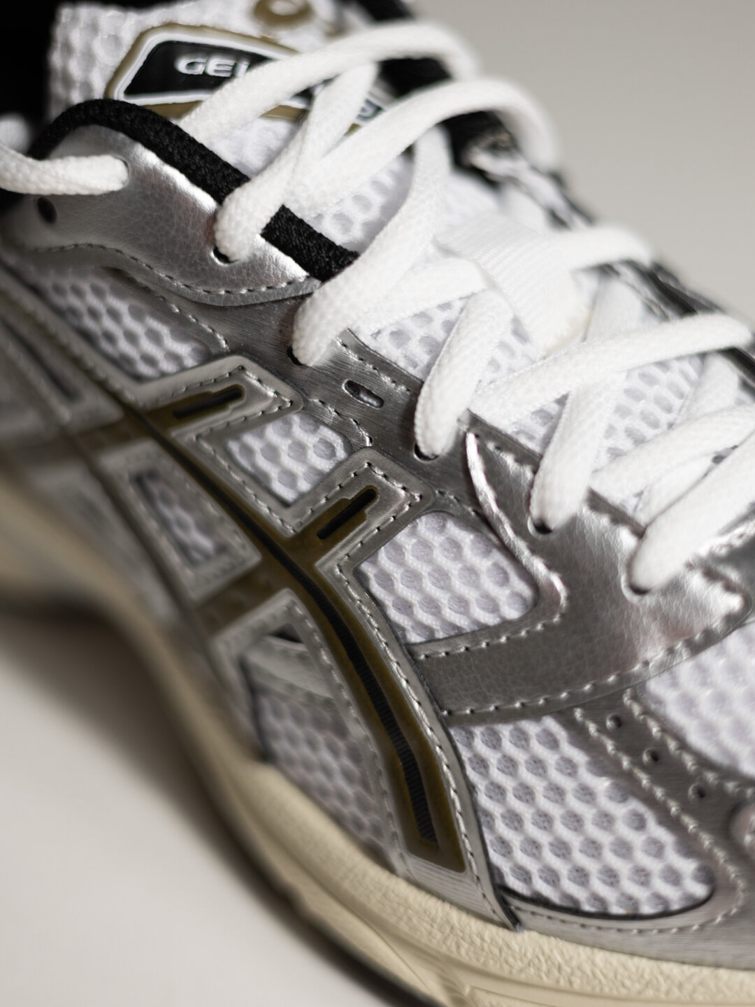 Кроссовки ASICS GEL-1130, полнота F, размер 37.5 EU, Steel / Ivory Dune / Metallic Silver Grey — фото 1