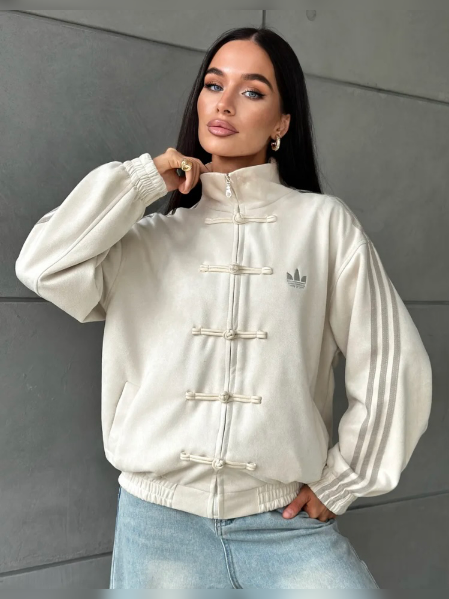 Толстовка спортивная размер S  экрюслоновая костьмолочныйбелый шоколад