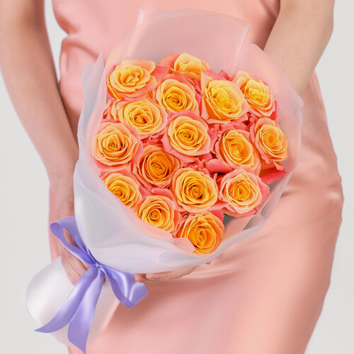 Изображение товара Букет Мегацвет24 "Мисс Пигги", 15 коралловых роз, 50 см, в дизайнерской упаковке