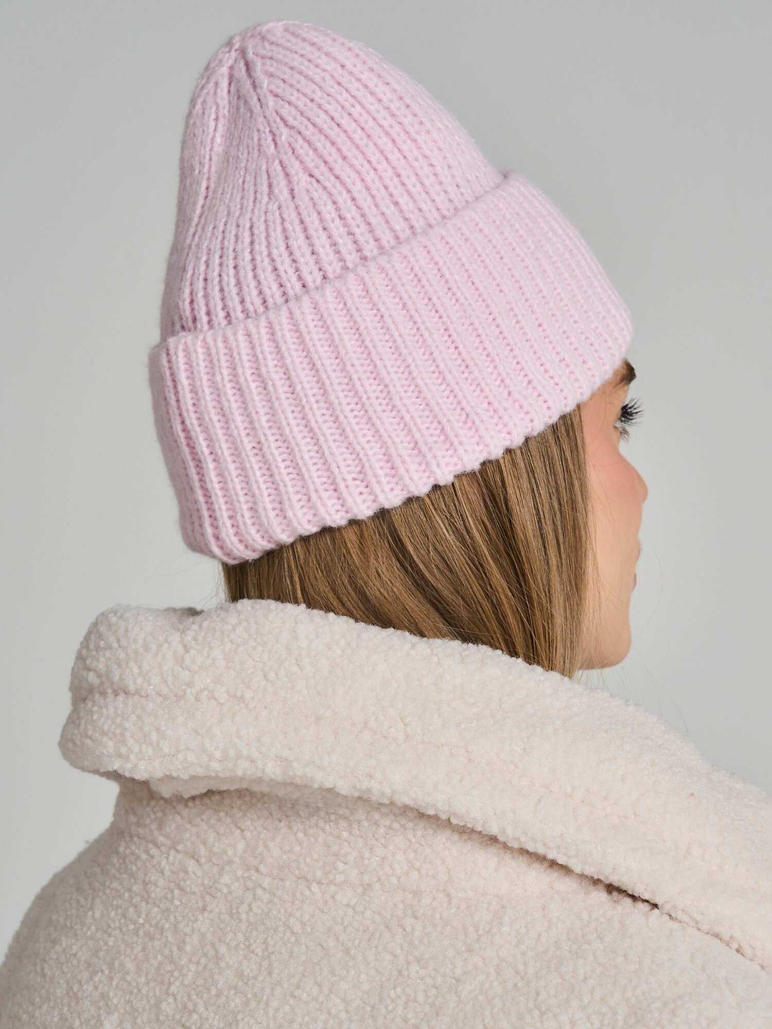 Шапка-бини ТВОЕ Осень-зима 2025 для женщин, размер 55-58, розовый — фото 1